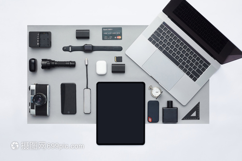 电子产品整齐排列的艺术与实用价值